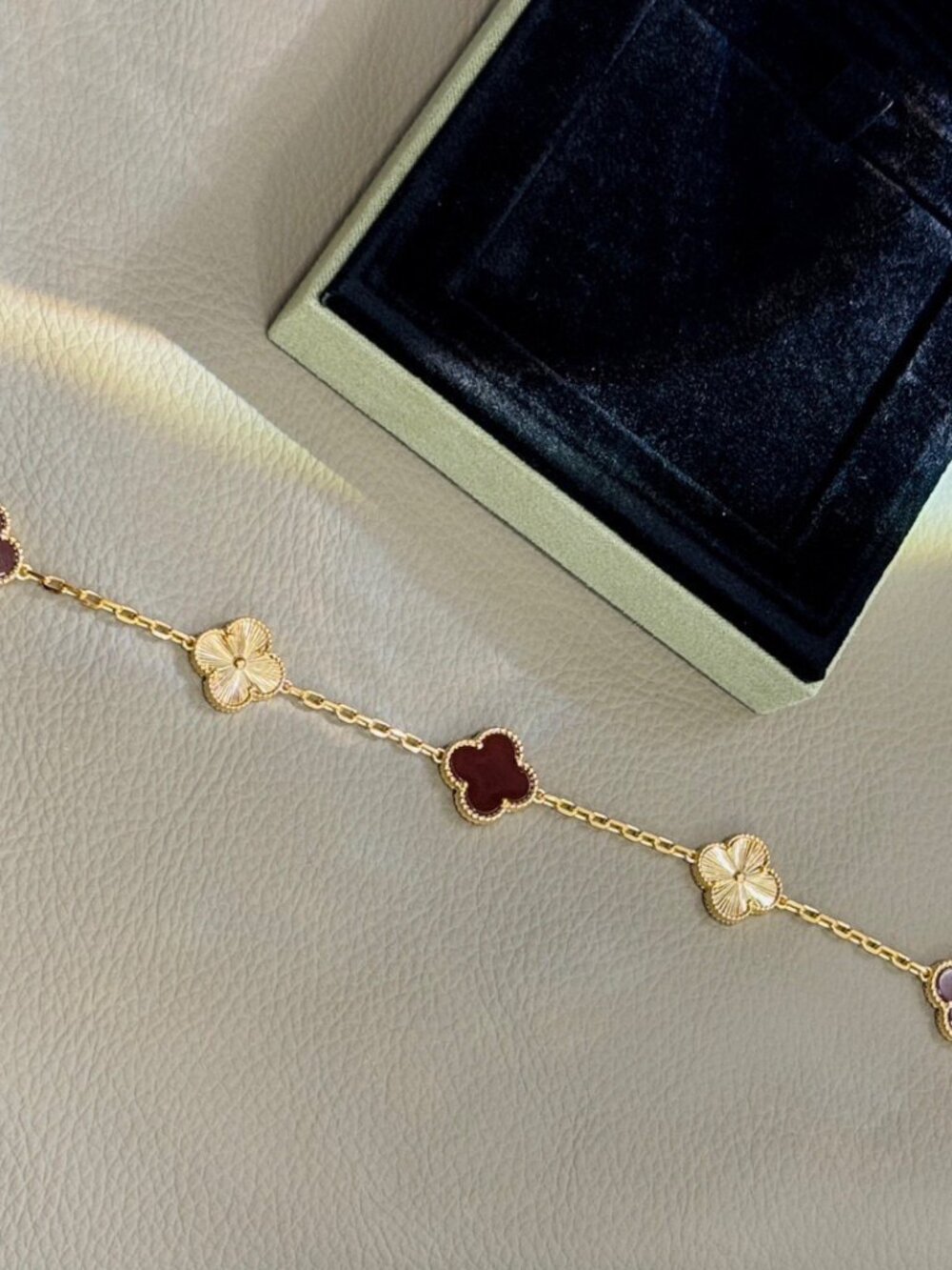 Van Cleef & Arpels Bracelet - Picture 5 of 5